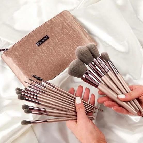 BH Cosmetics Lavish Elegance - 15 Piece Brush Set